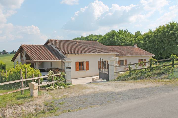 Gîte pour 6 personnes, avec piscine