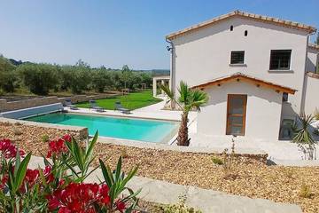 Gîte pour 17 personnes à Le Pègue