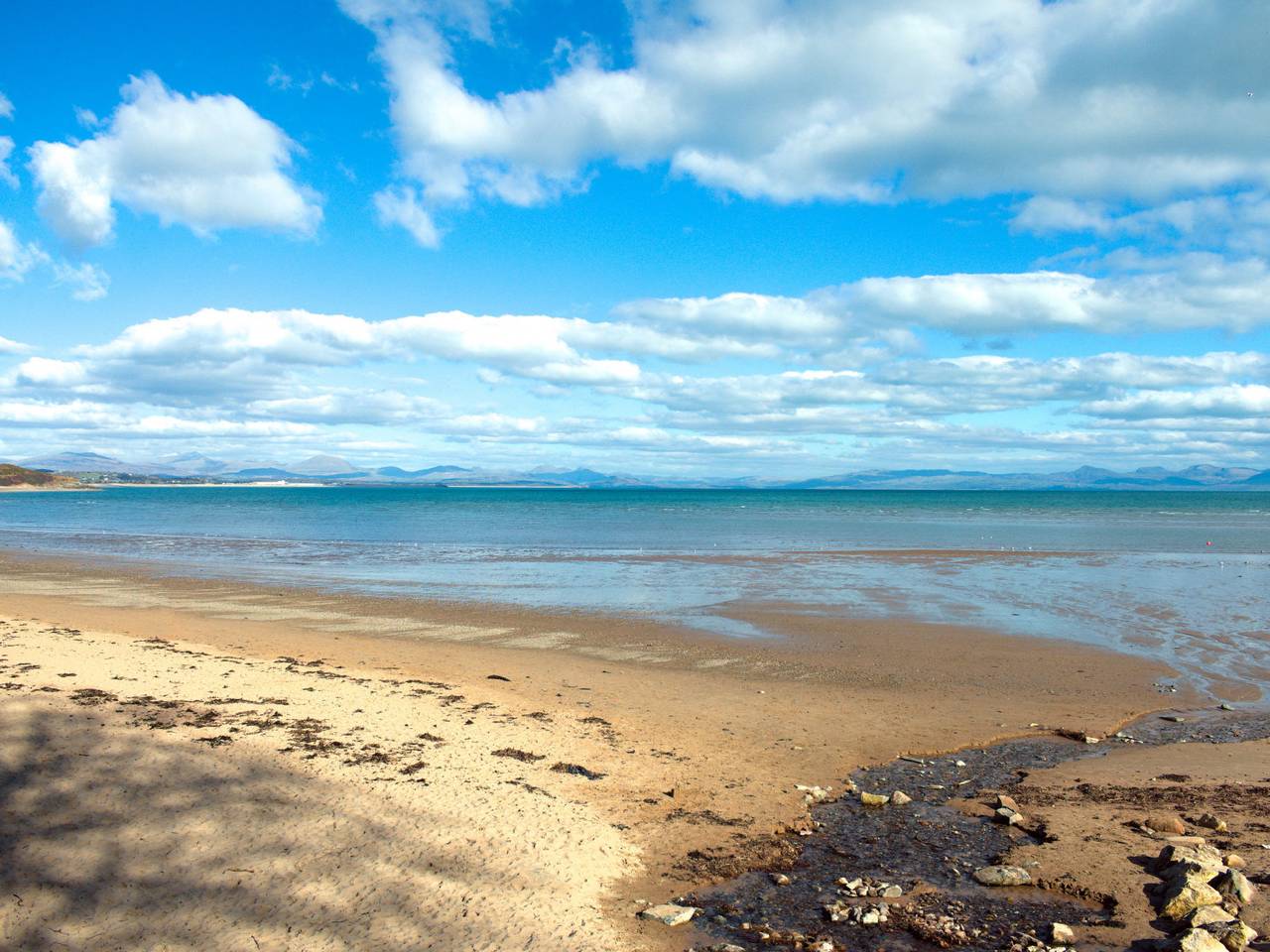 Entire apartment, Peace Retreats in Pwllheli, Gwynedd