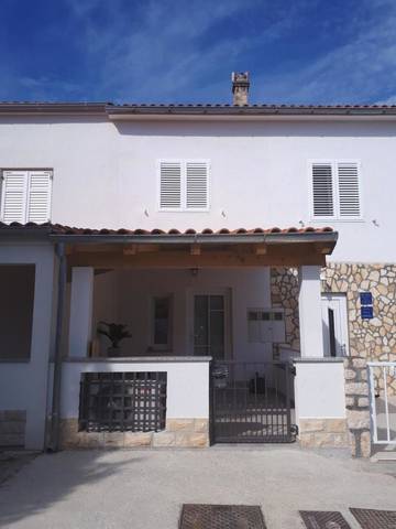 Ferienhaus für 4 Personen, mit Terrasse in Banjol