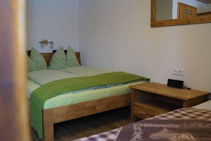 Ferienwohnung für 7 Personen, mit Balkon und Whirlpool sowie Garten in Oberperfuss - 3