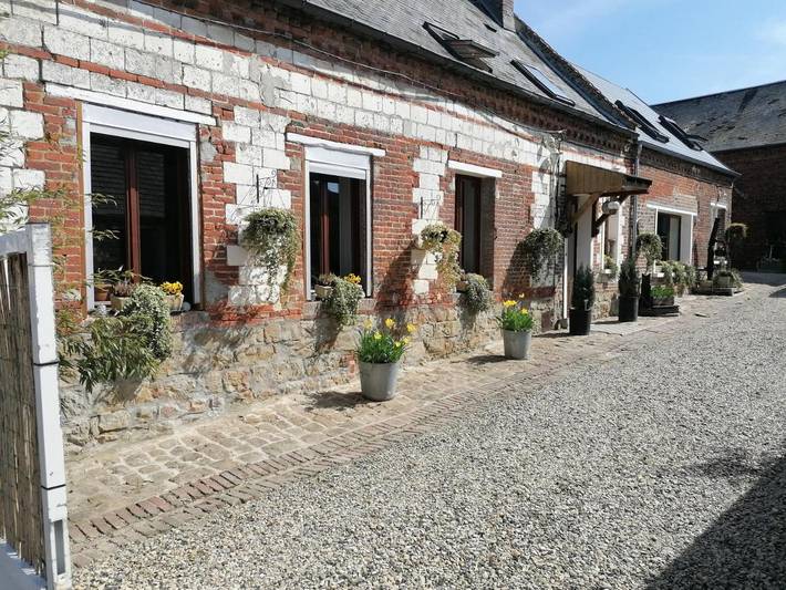 Camping pour 2 personnes, avec terrasse ainsi que jardin et jacuzzi dans l' Aisne - 2