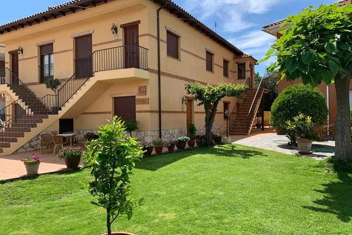 Apartamento de vacaciones para 4 personas, con jardín además de terraza y vistas - 1
