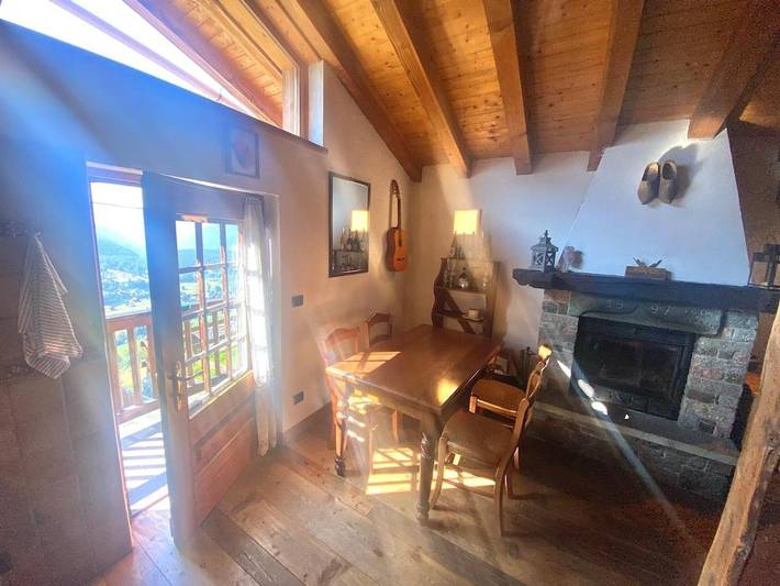 Casa vacanza per 6 persone, con Balcone e Idromassaggio nonché Terrazza e Panorama a Ayas