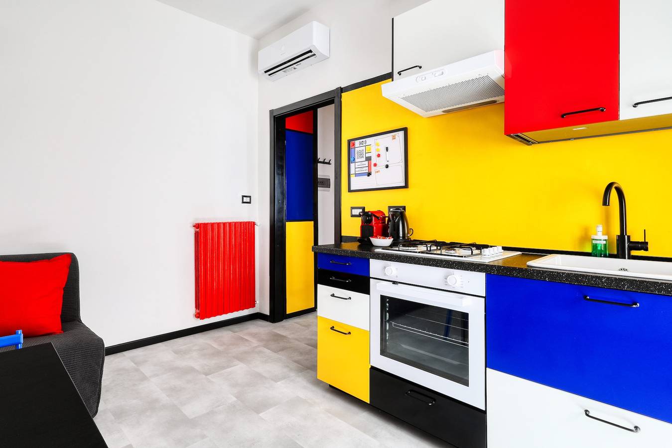 Ganze Wohnung, Casa Mondrian; Ac and fast Wi-Fi in Mailand, Mailand Provinz