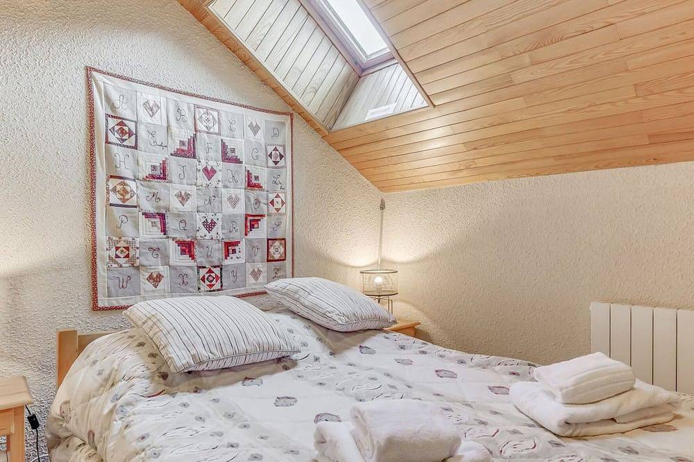 Ganze Wohnung, Helles 3-Zimmer-Apartment für 6 Pers. im Zentrum von Champagny-en-Vanoise in Champagny-en-Vanoise, Nationalpark Vanoise