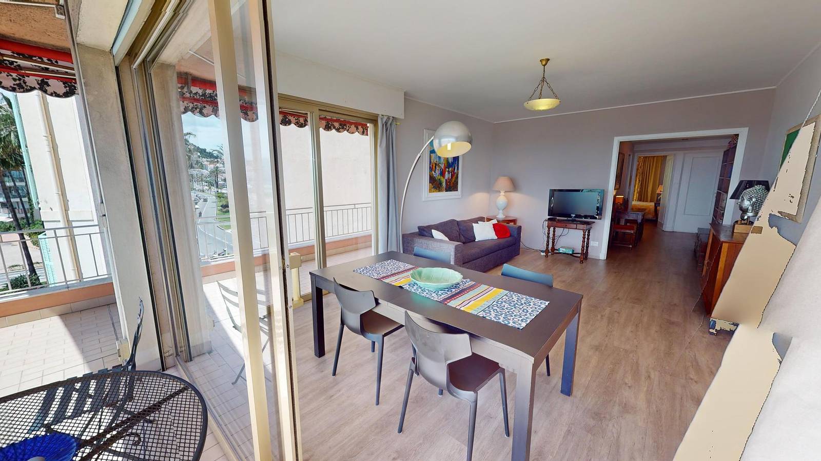 Entire holiday apartment, Giotto - Beautiful and spacious 2-room apartment facing the sea with terrace (46Gp) in Menton, Nice region