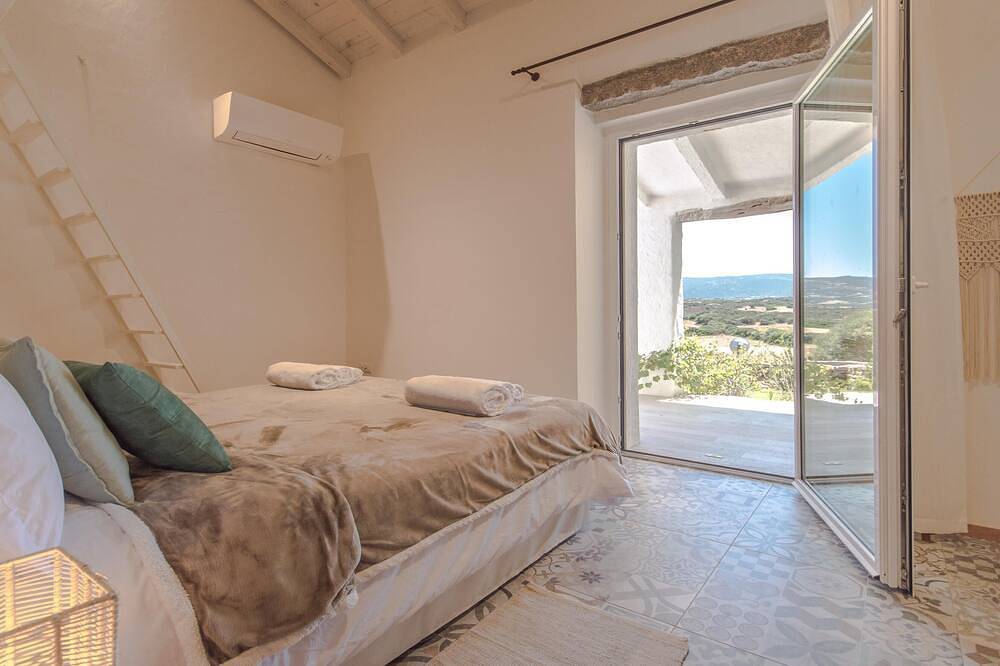 Portobello di Gallura Villa lo Stazzo Lux Independent Villa in Portobello di Gallura, Portobello