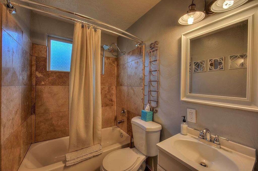 Desert Gardens Unit # 2 In der Nähe von Arches National Park, Whirlpool, Grill, großer Garten in Moab, Arches-Nationalpark