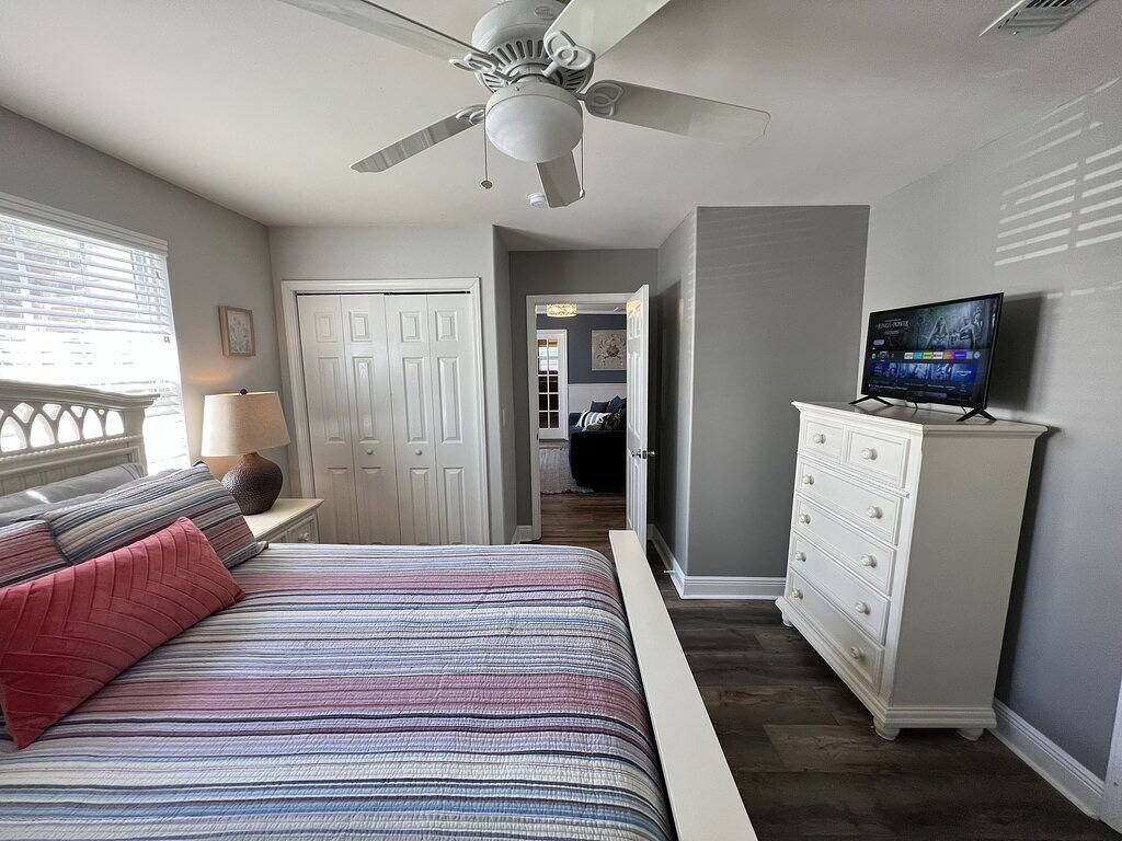 Historic 1890's house in Old Town Bsl. Walking distance to Bsl and the beach. in Bay St. Louis, Mississippi Gulf Coast