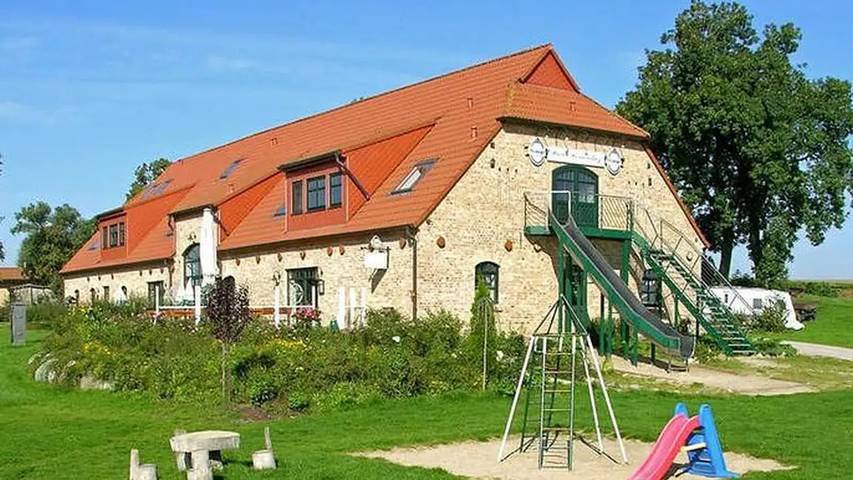 Ferienwohnung für 8 Personen, mit Garten