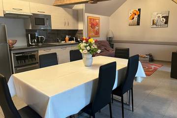 Gîte pour 4 personnes, avec jardin ainsi que sauna et jacuzzi, animaux acceptés à La Ferrière-aux-Étangs