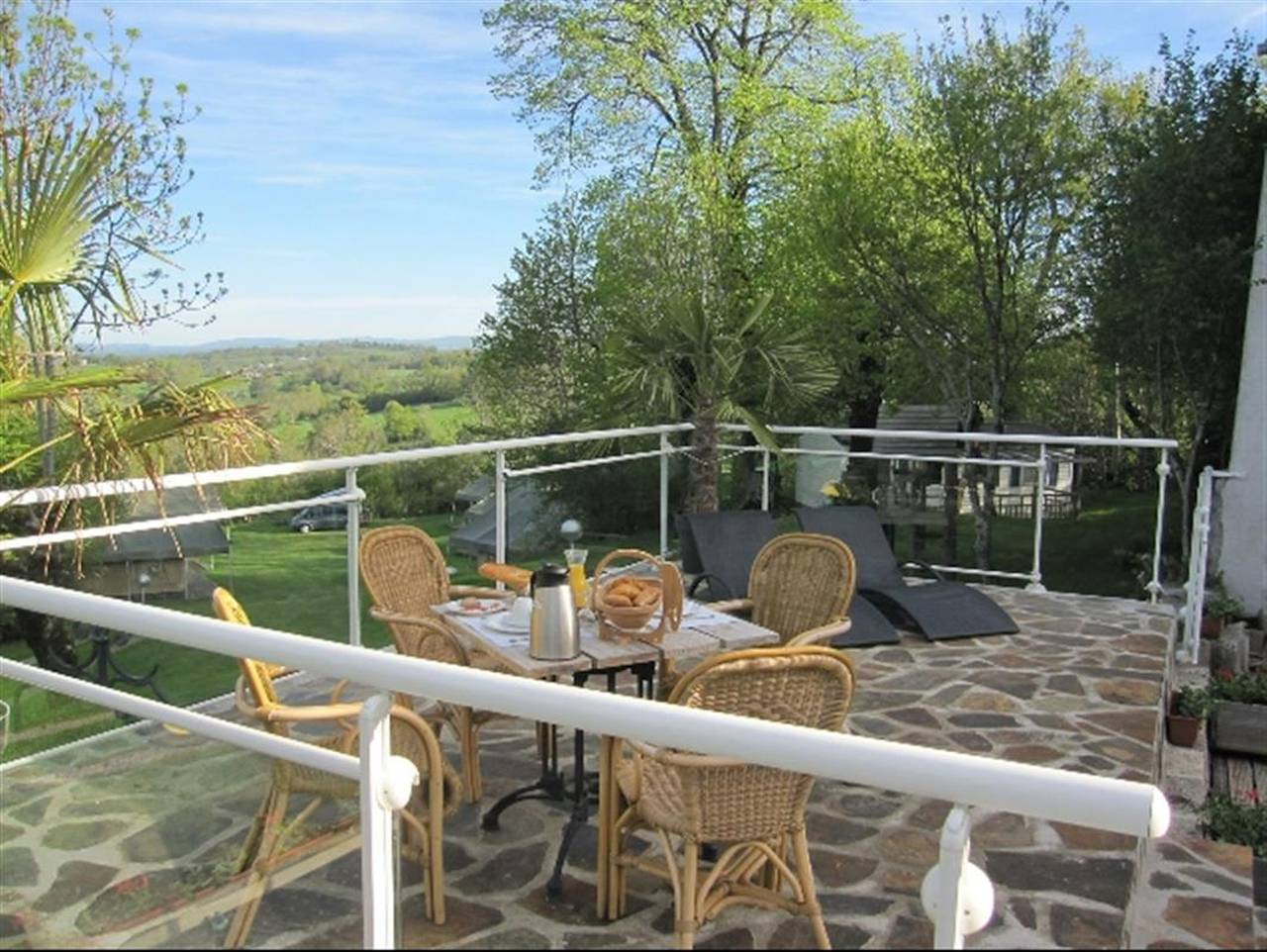 Bungalow Confortable en Campagne à Argences-en-Aubrac avec Piscine in Graissac, Argences en Aubrac