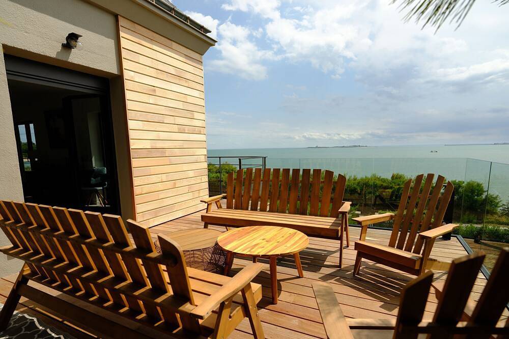 Ganze Wohnung, Appartement Avec Terrasse Front de Mer, vue Imprenable sur Tatihou in Jonville, Réville