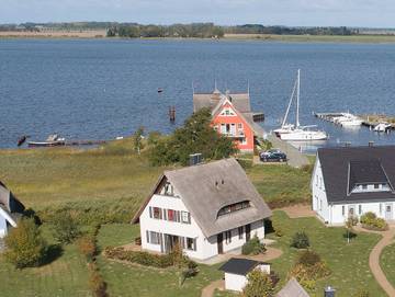 Ferienhaus für 6 Personen, mit Whirlpool und Garten sowie Sauna, kinderfreundlich in Neuenkirchen (Rügen)