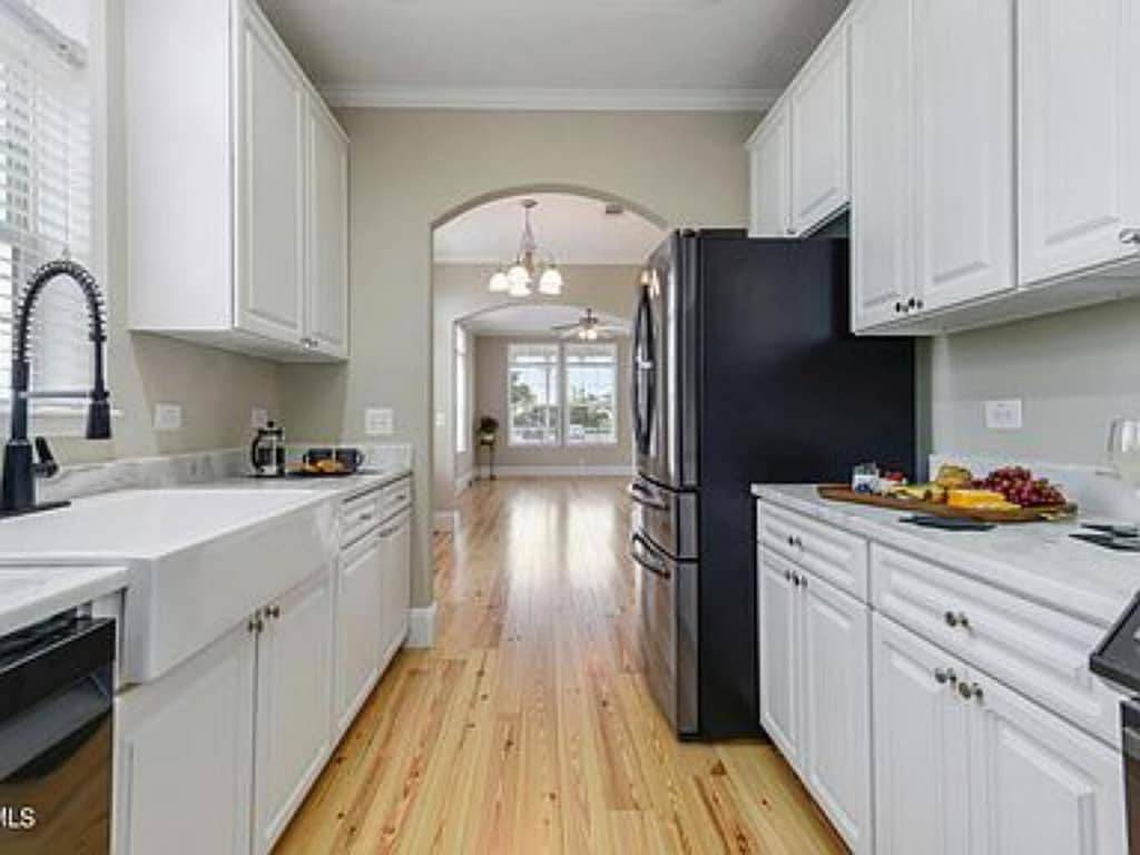 *New* - Location, Location - 250 Feet to the Beach - Sleeps 6 in Bay St. Louis, Mississippi Gulf Coast