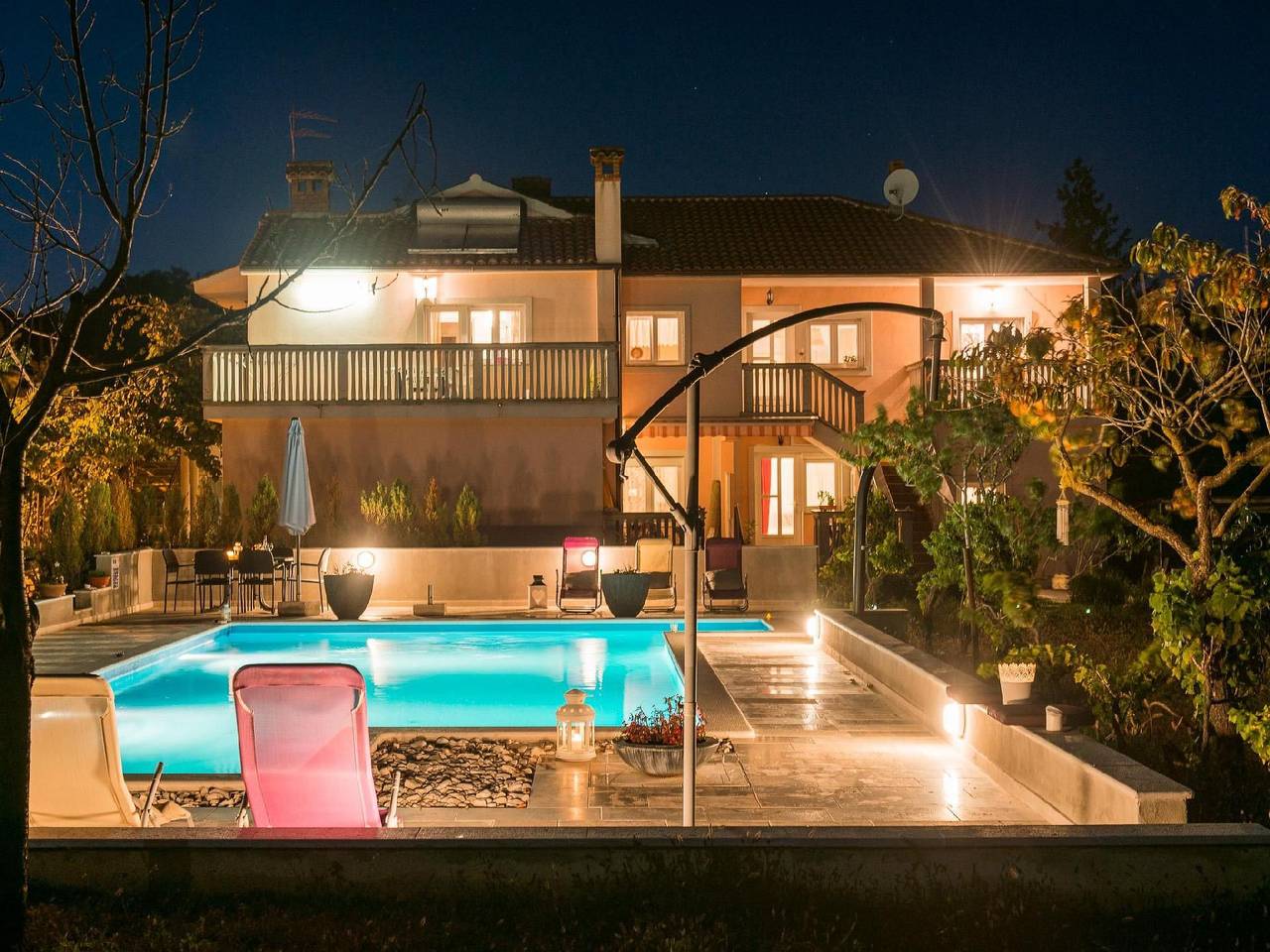 Ganze Ferienwohnung, Geräumige Ferienwohnung in Putini mit Grill, Terrasse und Garten in Zentralistrien