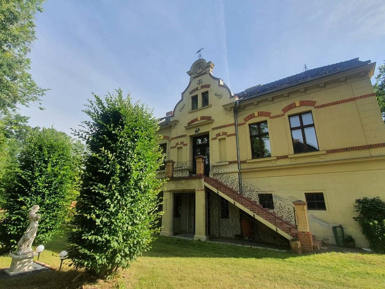 Ganze Ferienwohnung, Ferienwohnung im historischen Herrenhaus - Ferienwohnung im Herrenhaus in Laasow, Vetschau