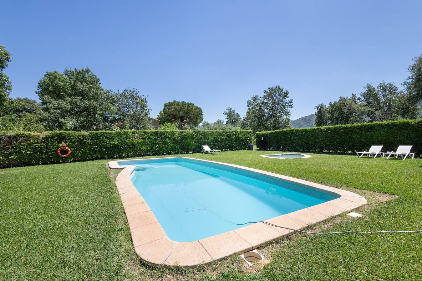 Appartement entier, La Cabane à Mieres avec piscine privée, jardin et vue sur la montagne in Mieres, Garrotxa