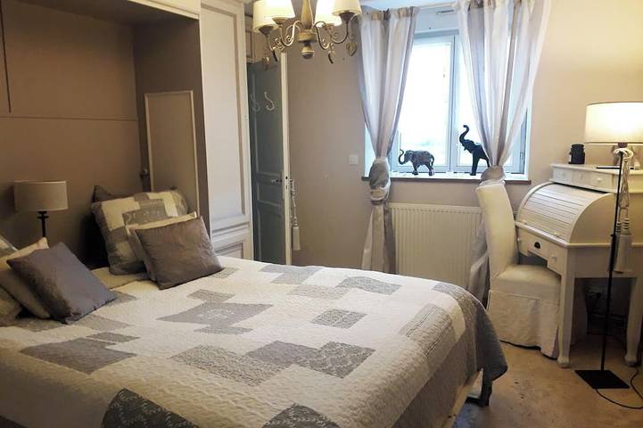 Location de vacances pour 15 personnes, avec jacuzzi et jardin, animaux acceptés à Perrigny - 2