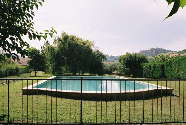 Gîte pour 8 personnes, avec terrasse ainsi que jardin et piscine - 1
