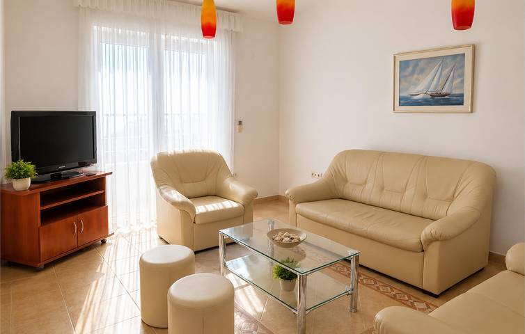 Ganze Ferienwohnung, Gemütliche 1-Zimmer-Wohnung in Küstennähe mit Terrasse in Plaža Jaz, Poljana