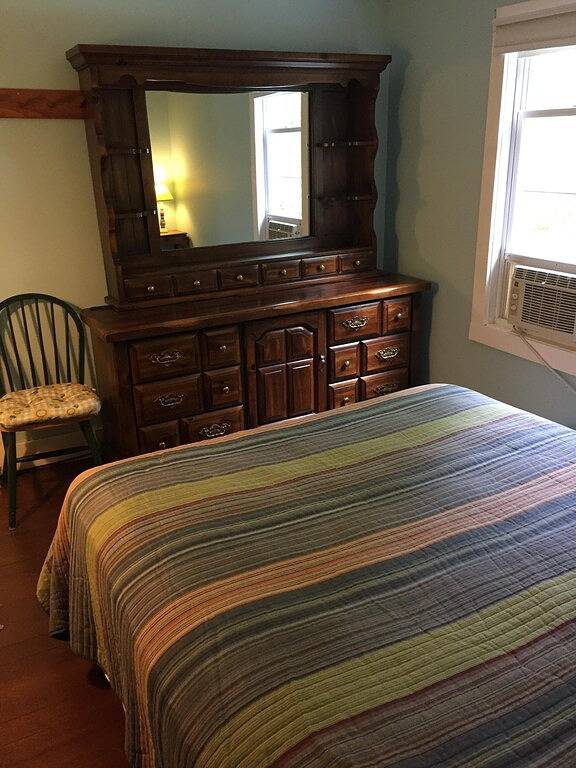 Lake House for 4 Guests in Connecticut, USA