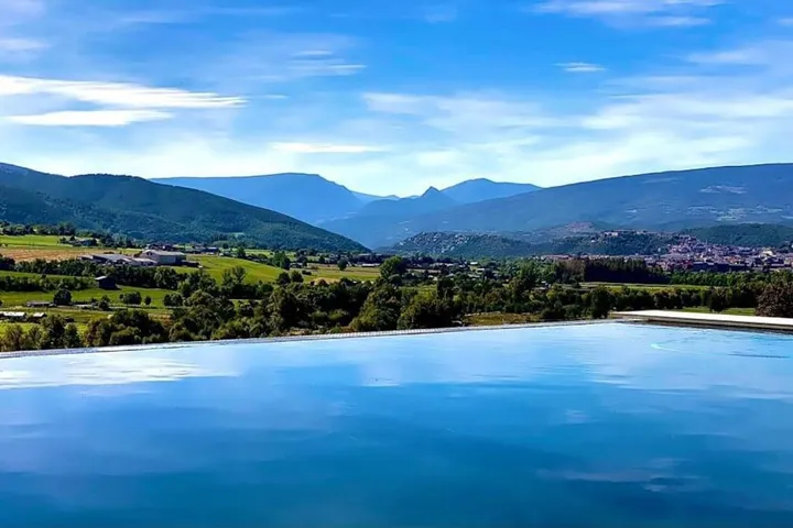 Chalet para 14 personas, con terraza además de vistas y piscina - 1