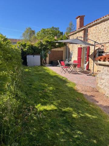 Gîte pour 2 personnes, avec jardin et terrasse à Le Poiré-sur-Vie