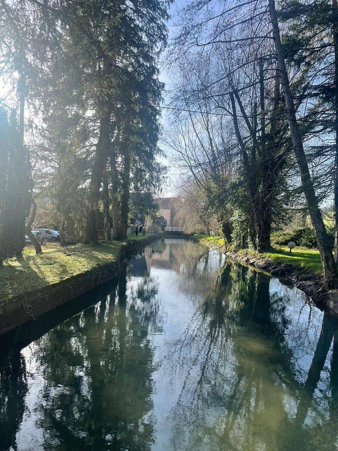 Le rêve au fil de l'eau in Marmagne, Région de Montbard