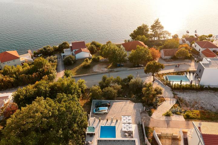 Villa für 10 Personen, mit Garten in Maslenica - 2