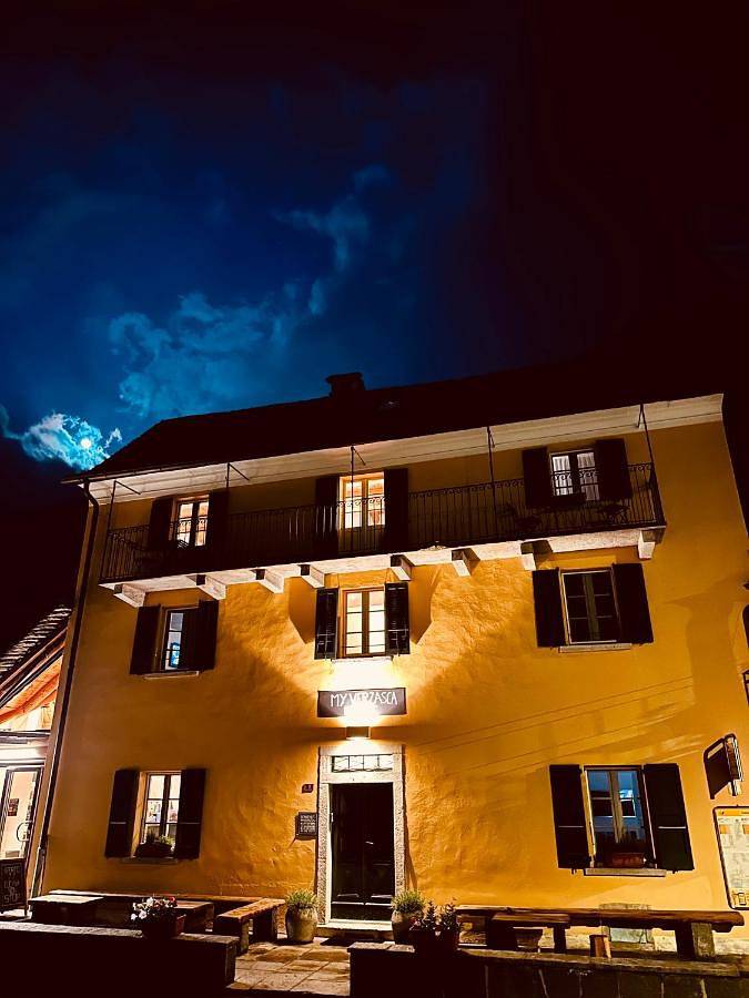 Hotel für 2 Personen, mit Balkon und Terrasse sowie Garten und Ausblick in Brione