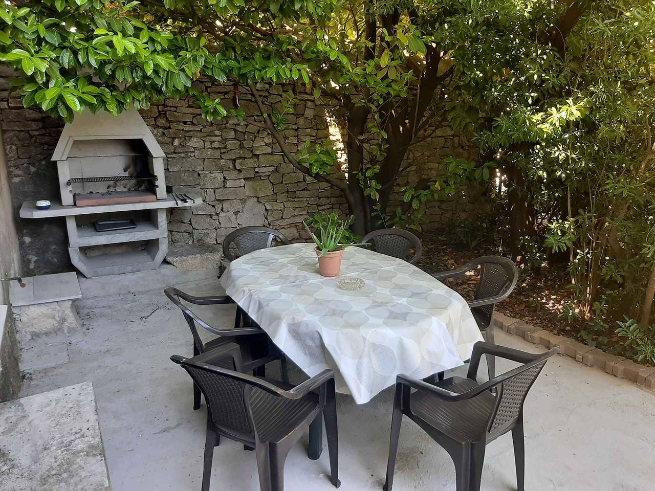 Ferienhaus mit großem Garten  in Marčana, Südküste Istrien