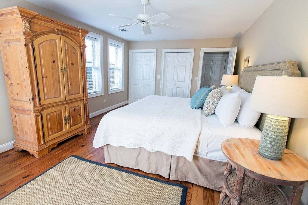 Ganze Wohnung, Bleiben Sie bei Lucky Savannah: Modernes Wohnhaus im Herzen des Historic District in Savannah, Chatham County