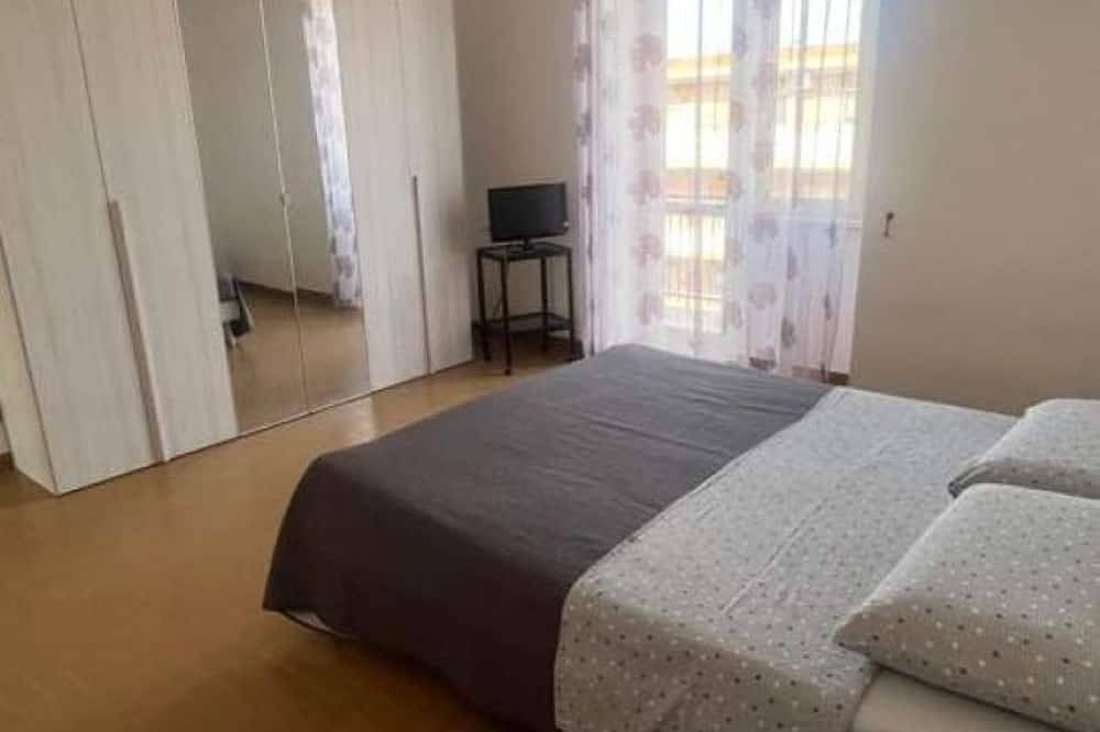 Ganze Wohnung, Apartment in Ladispoli central area near the sea ideal for families in Ladispoli, Rom Provinz
