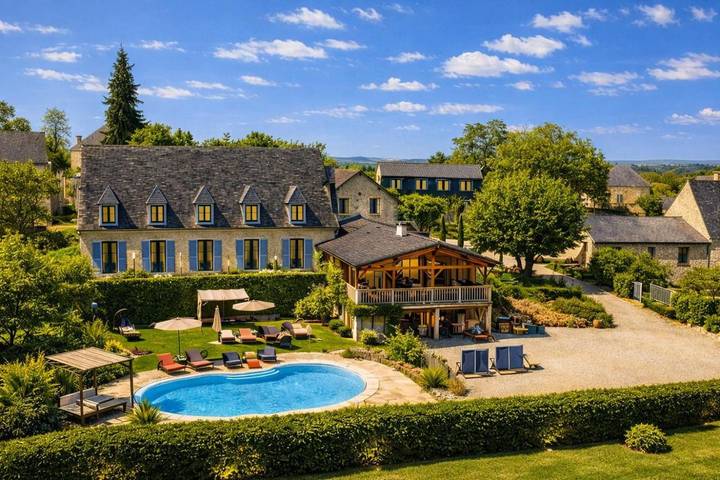 Hôtel pour 2 personnes, avec vue ainsi que piscine et jardin à Marquay
