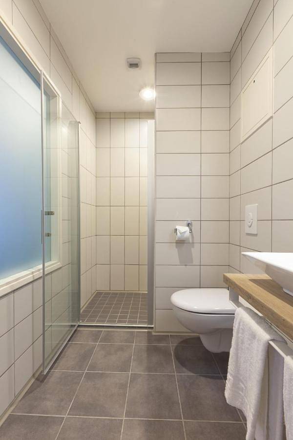 Hôtel pour 3 personnes, avec terrasse, animaux acceptés à Arc-et-Senans - 2