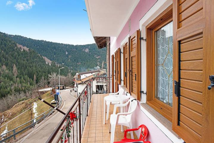 Ganze Wohnung, Ferienwohnung "Alessio" mit Bergblick & Balkon in Sicine, Valfloriana