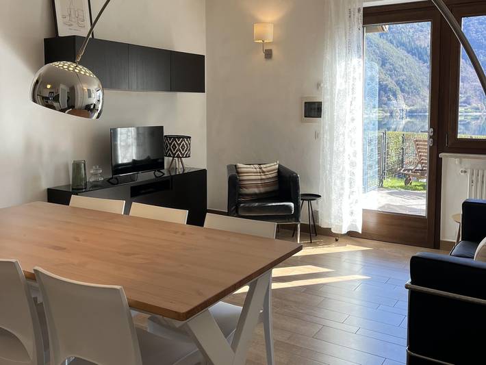 Ganze Wohnung, Panorama-Seeappartement für 5 Personen in Val Maria-pur, Ledro