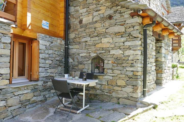 Rustico Nurell in Pontirone, Serravalle