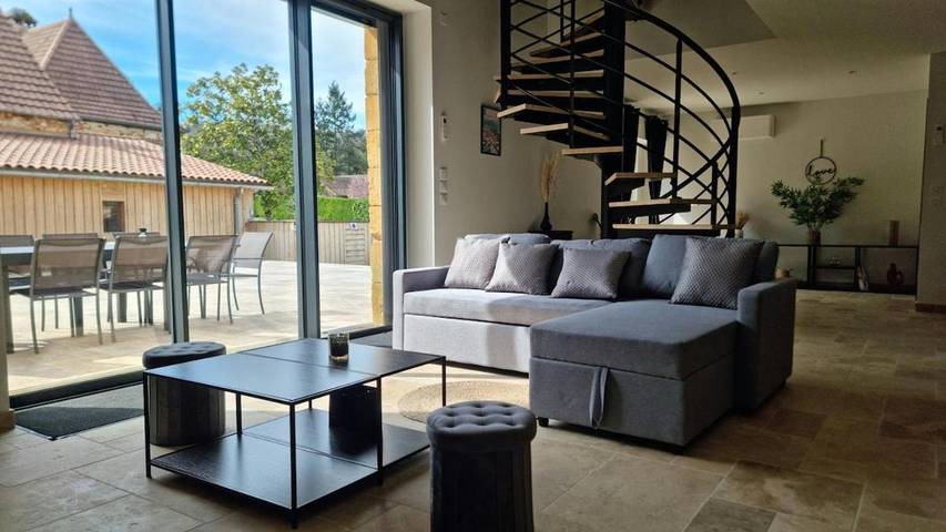 Location de vacances pour 10 personnes, avec piscine et jardin à Nabirat - 3