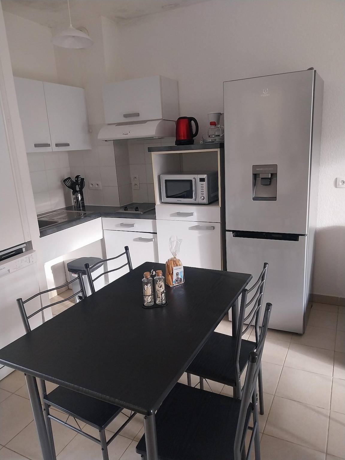 Appartement entier, Appartement 'Chez Lena' avec piscine partagée, Wi-Fi et climatisation in Poggio-Mezzana, Arrondissement de Corte