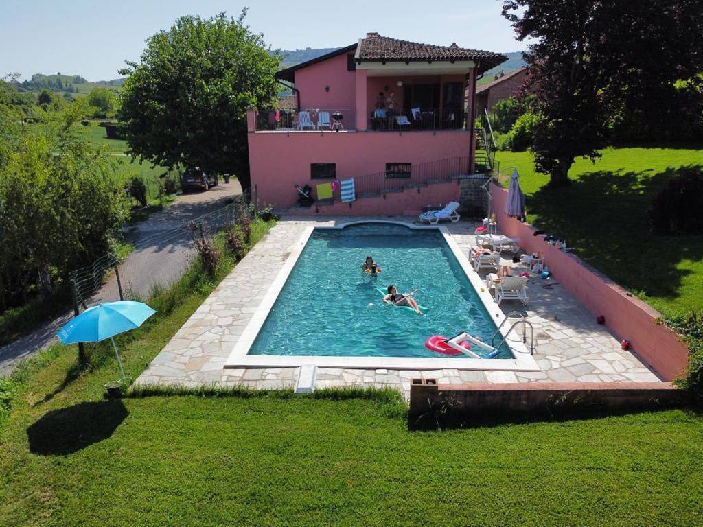 Villa con piscina e intera struttura a uso esclusivo casa del moré in La Morra, Langhe