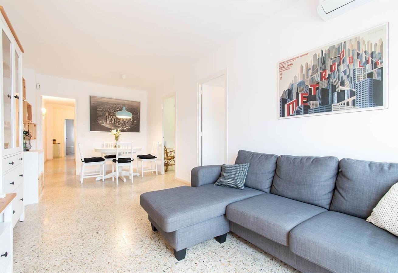 Apartamento entero, Moli Apartment Beach- con vista a mar y a 100 metros de la playa. in Canet de Mar, Costa del Maresme