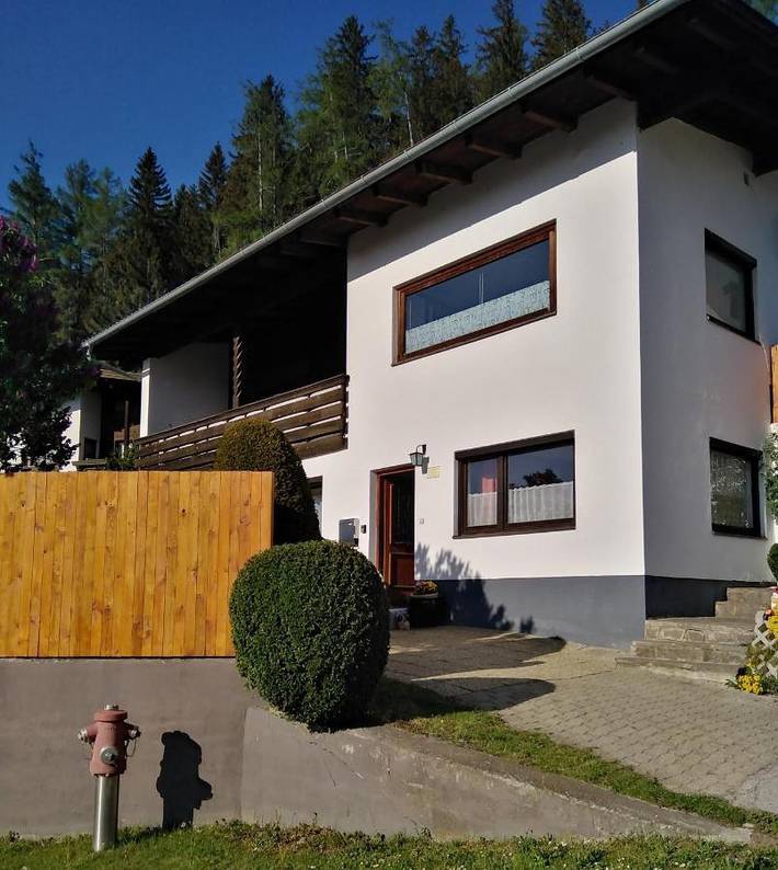 Ferienwohnung für 4 Personen, mit Terrasse und Garten sowie Ausblick in Patscherkofel