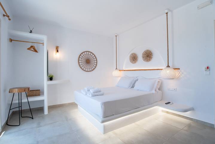 Apartamento Num Hotel 'Naxos Earth Suites Quadruplo' com Vista Mar e Ar Condicionado in Naxos