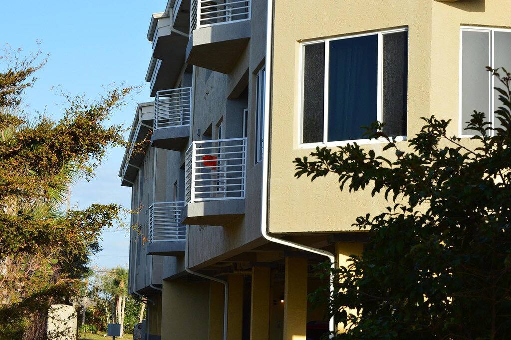 Large Beach Side Townhouse Condo with views of Gulf. Steps to the beach! in Englewood Beach, Manasota Key