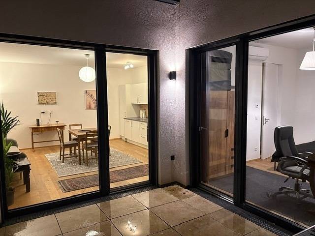 Ganze Ferienwohnung, Erdgeschosswohnung mit Garage und Innenhof - westliches Wien in Wien, Wienerwald