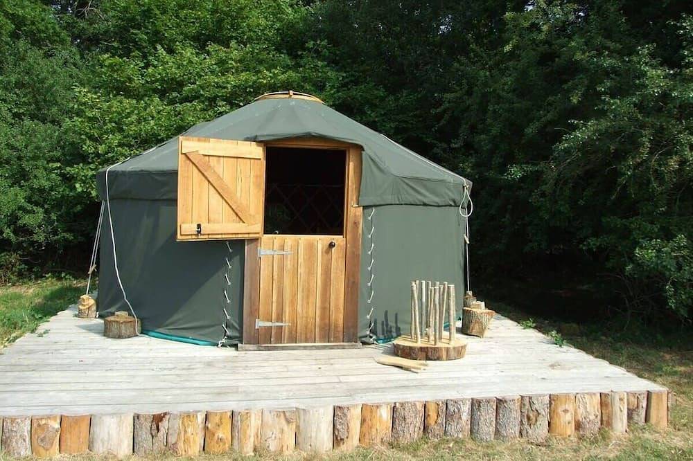 Yurt 'Oak' aislado en el campo de West Sussex in Fernhurst, South Downs