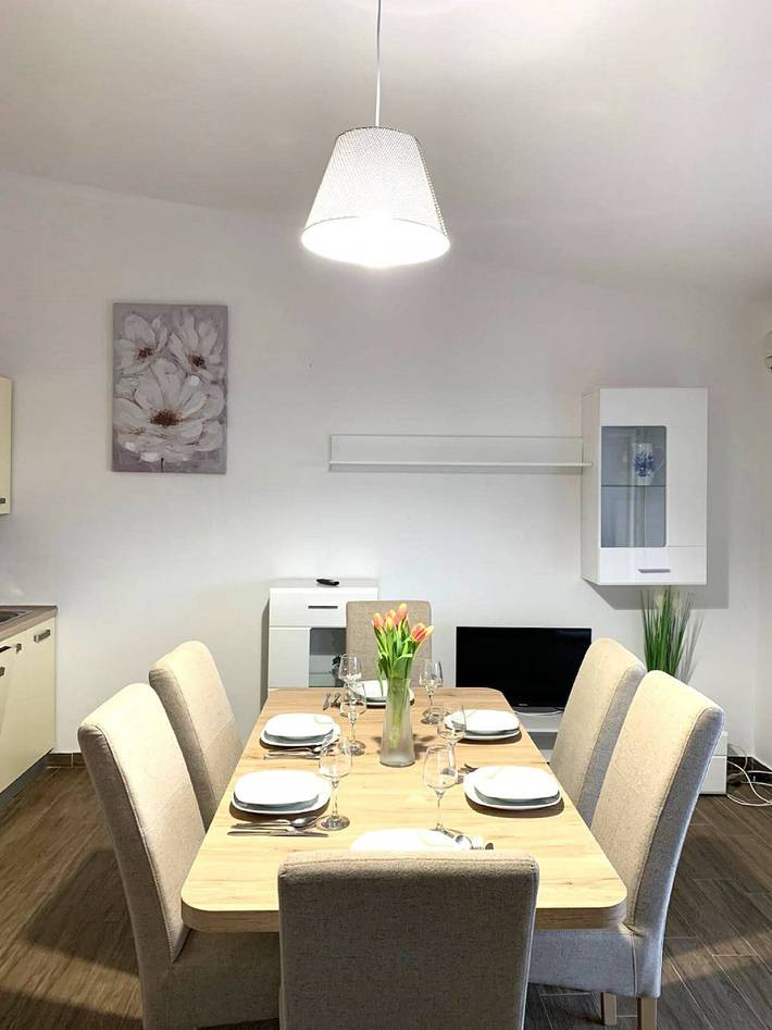 Ferienwohnung für 6 Personen, mit Balkon und Terrasse sowie Garten in Drage (Pakoštane) - 4